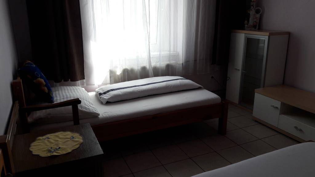 Ubytovani-Plzen-Can Hotel Екстериор снимка
