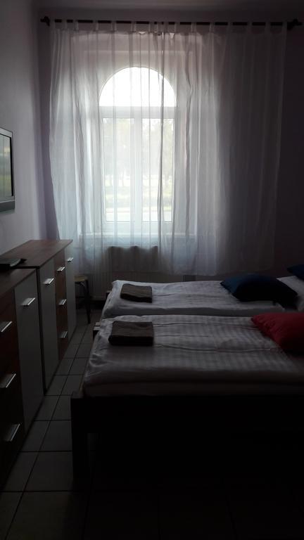 Ubytovani-Plzen-Can Hotel Екстериор снимка