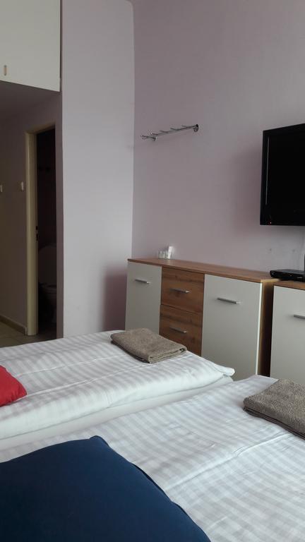 Ubytovani-Plzen-Can Hotel Екстериор снимка