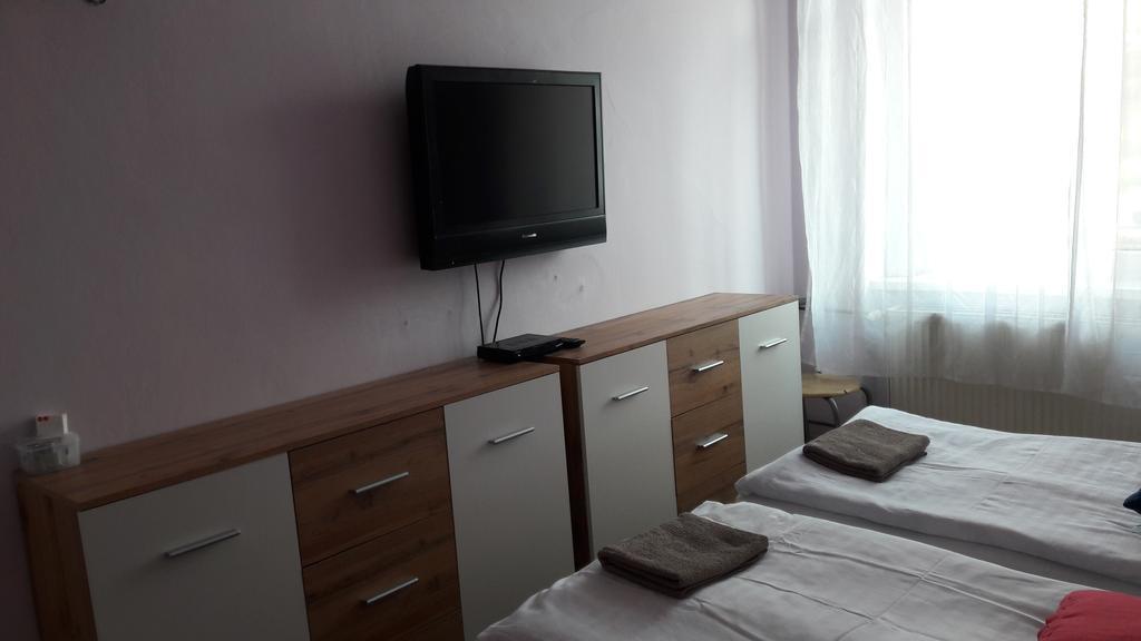 Ubytovani-Plzen-Can Hotel Екстериор снимка