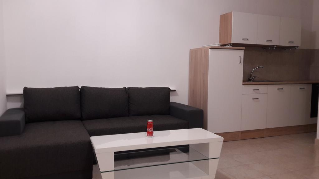 Ubytovani-Plzen-Can Hotel Екстериор снимка