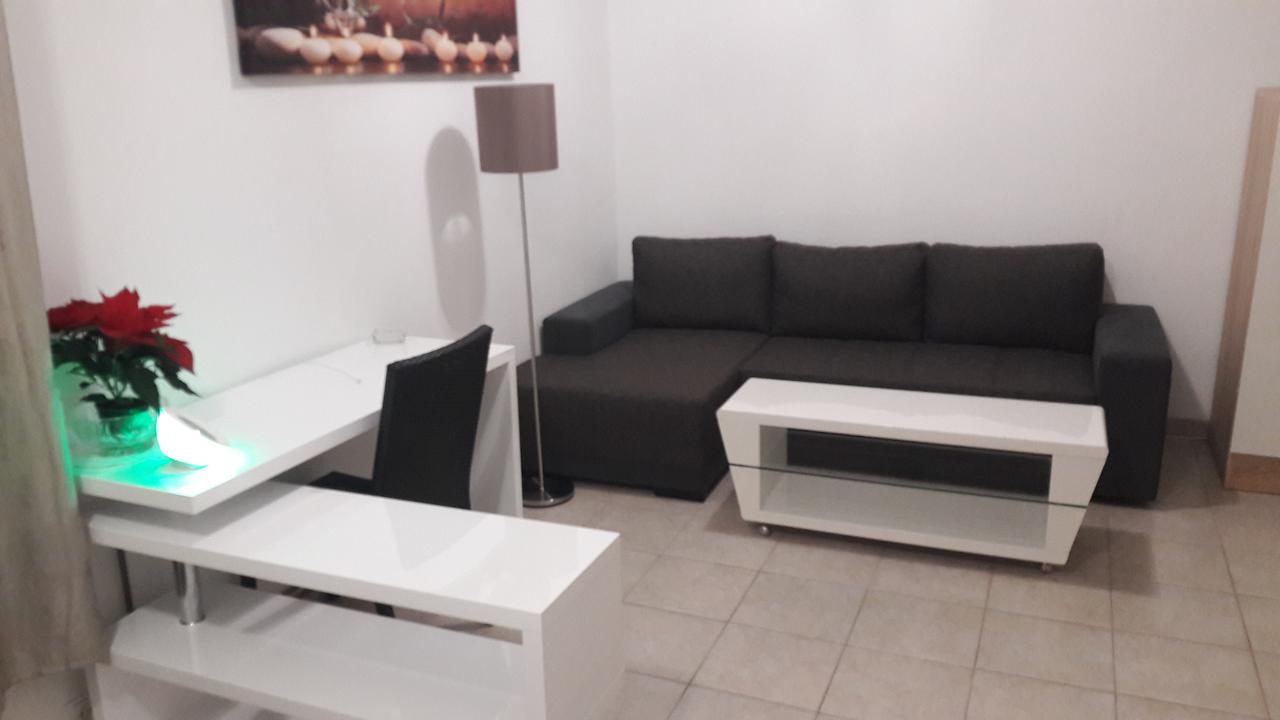 Ubytovani-Plzen-Can Hotel Екстериор снимка