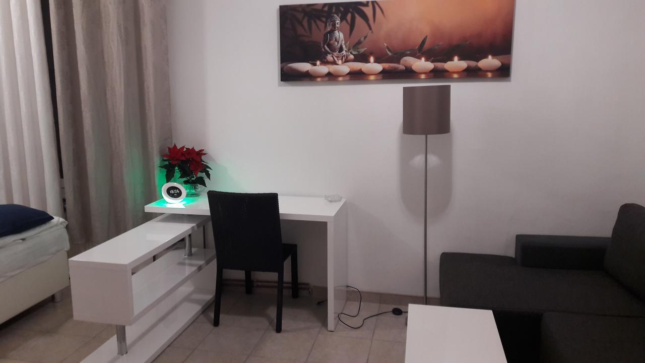 Ubytovani-Plzen-Can Hotel Екстериор снимка